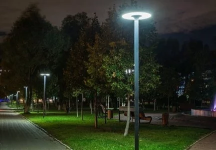 Установка опор освещения в парках