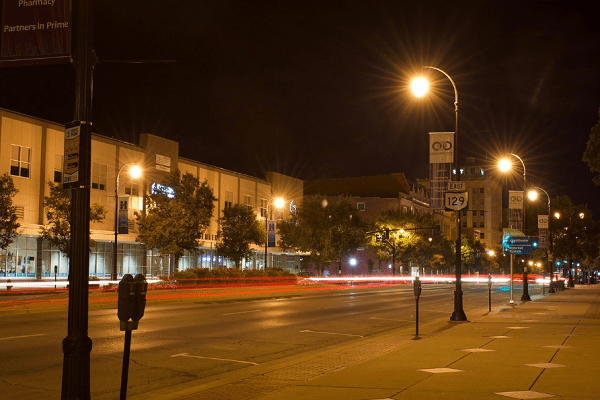 Опоры освещения городских улиц