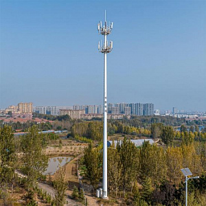 Монополюсная вышка высотой 30 м с высокой антенной нагрузкой для телекоммуникаций